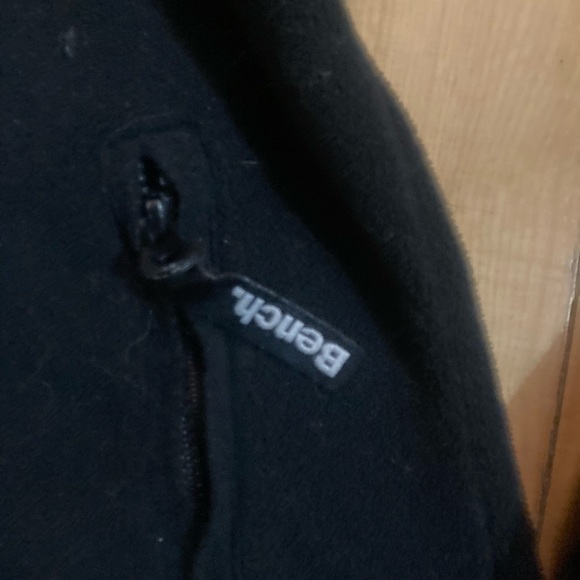 Bench fleece thumb holes high neck 10$ - Picture 3 of 6